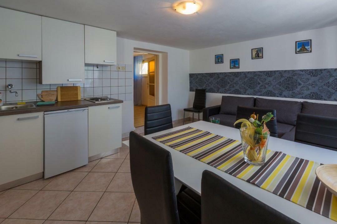 Apartment Dvorska Crikvenica Exterior foto